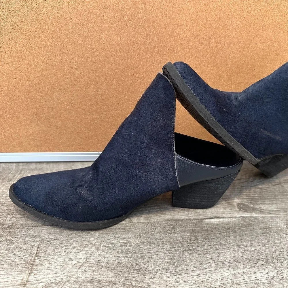 Very Volatile LA Blue Calf Hair Slip On Western Chunky Heel Mule Size 9